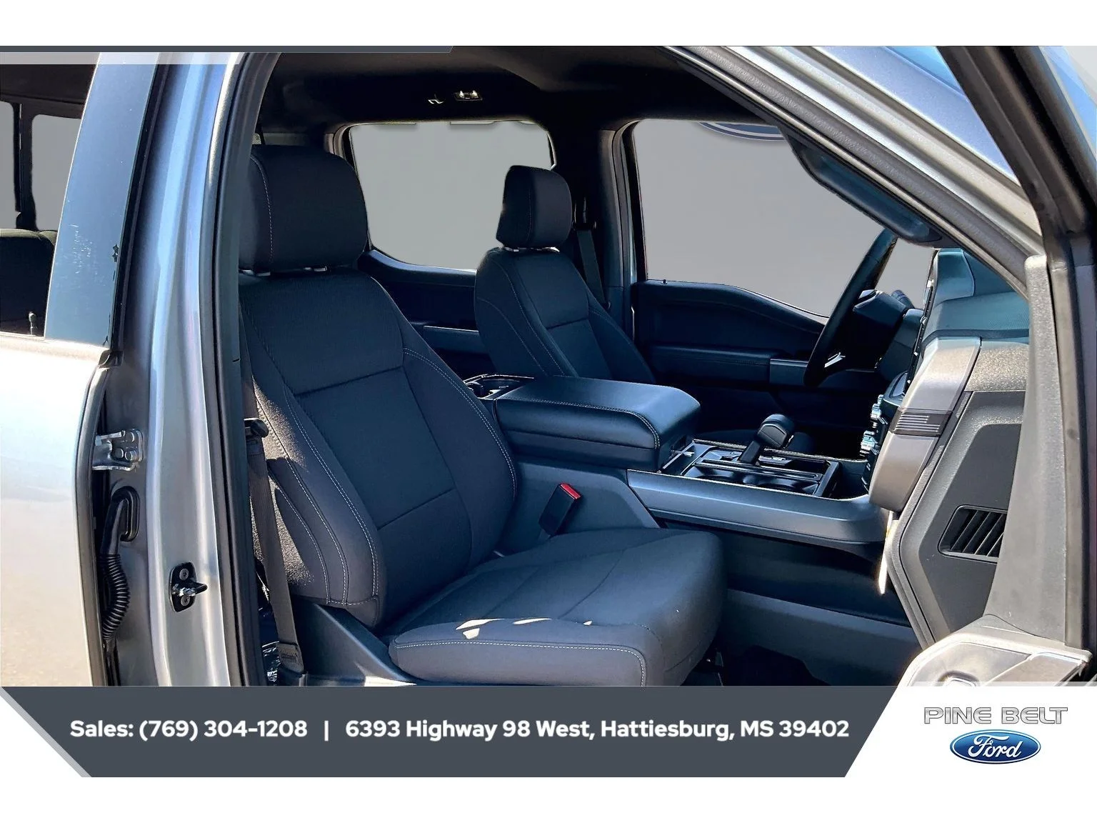 New 2026 Iconic Silver Metallic Ford XLT image 6