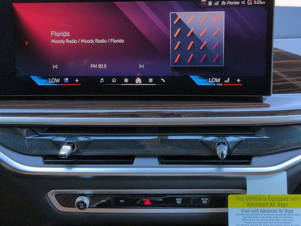 New 2026 White Metallic BMW xDrive40i image 18