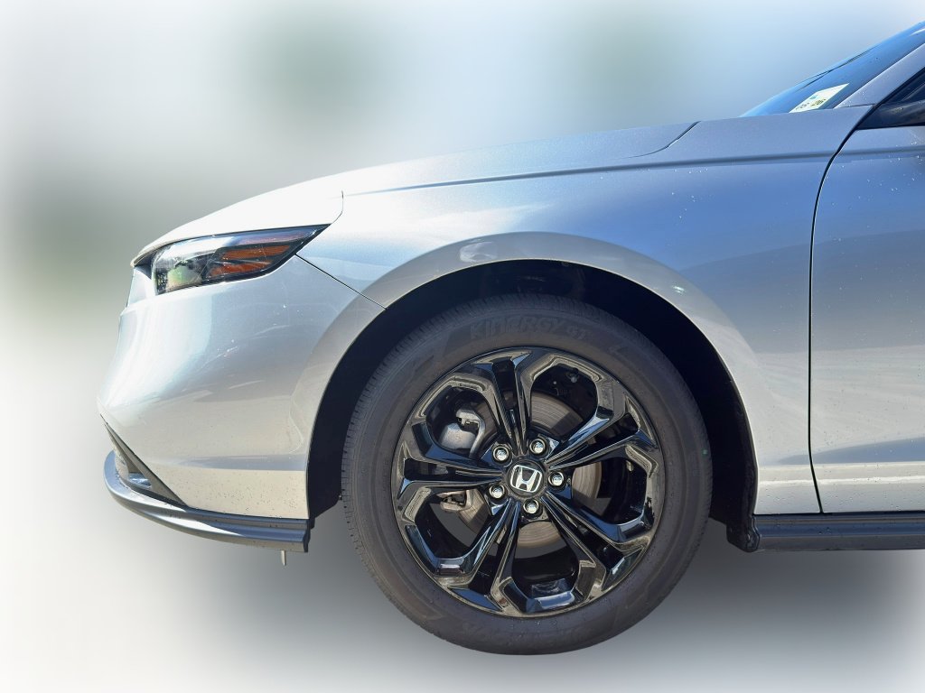 Used 2025 Solar Silver Metallic Honda SE image 4