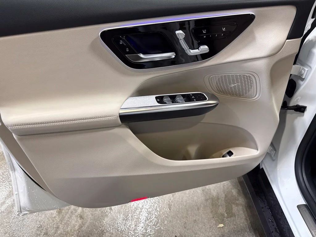 New 2027 Polar White Mercedes-Benz GLC 300 image 49