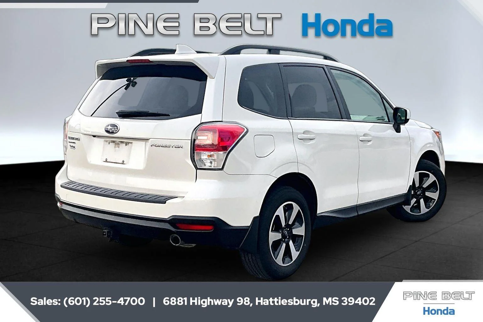 Used 2018 Crystal White Pearl Subaru Premium image 10