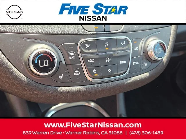 Used 2023 Gray Chevrolet LT image 22