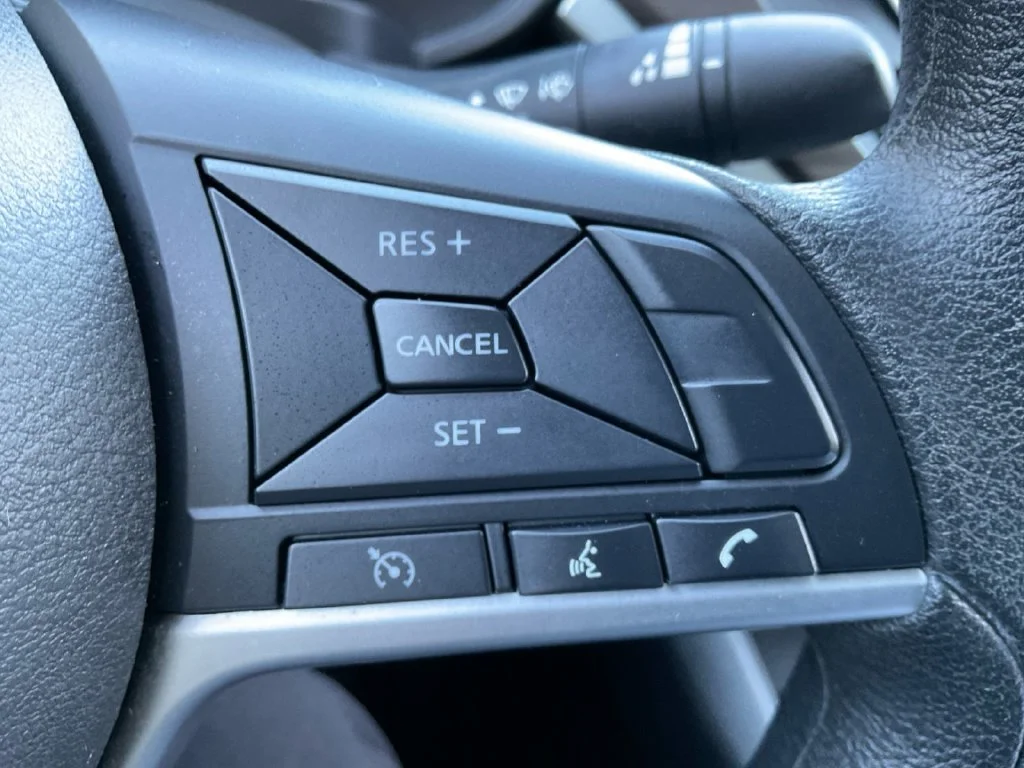 Used 2025 White Nissan 2.5 SV image 34
