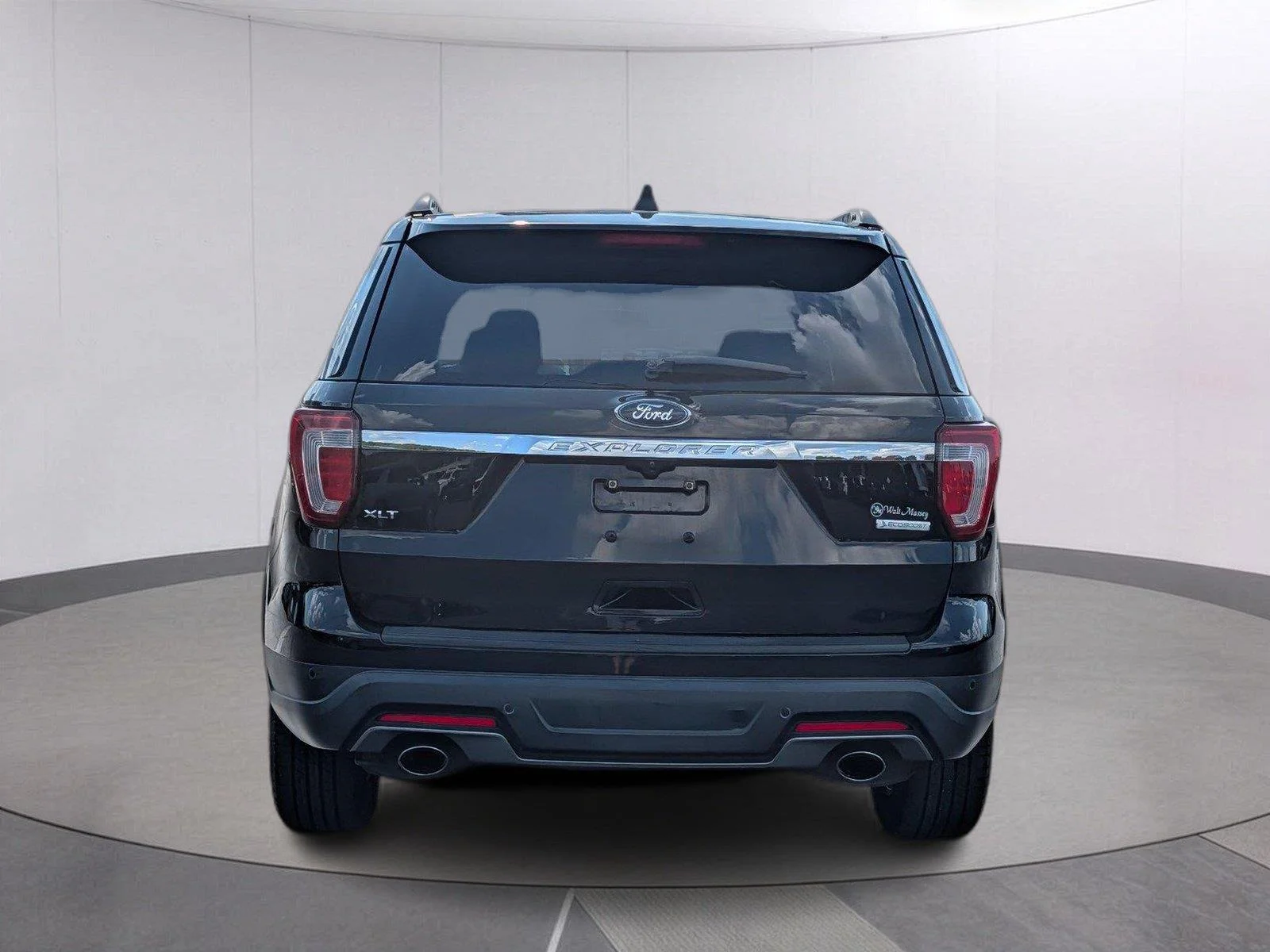 Used 2018 Shadow Black Ford XLT image 4