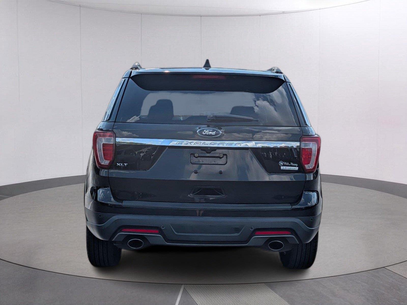 Used 2018 Shadow Black Ford XLT image 4