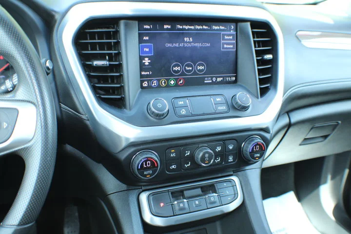 Certified Used 2023 Ultra Blue Metallic GMC SLE image 10