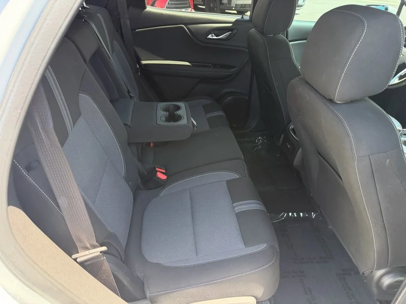 Used 2024 Summit White Chevrolet 2LT image 20