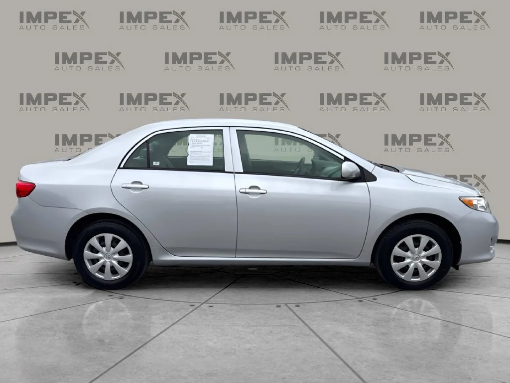 Used 2010 Silver Toyota LE image 6