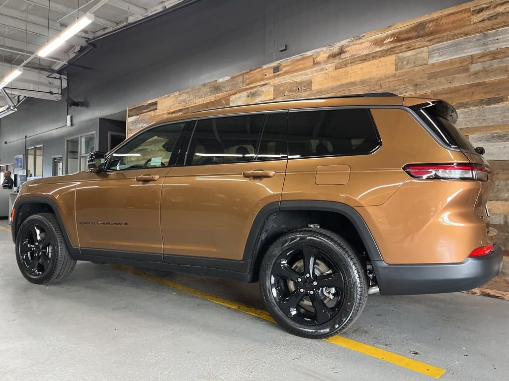 New 2026 Copper Shino Metallic Clear-Coat Exterior Paint Jeep Limited image 20