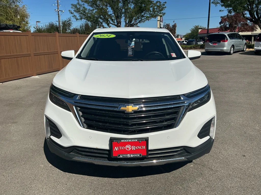 Used 2024 Summit White Chevrolet LT image 2