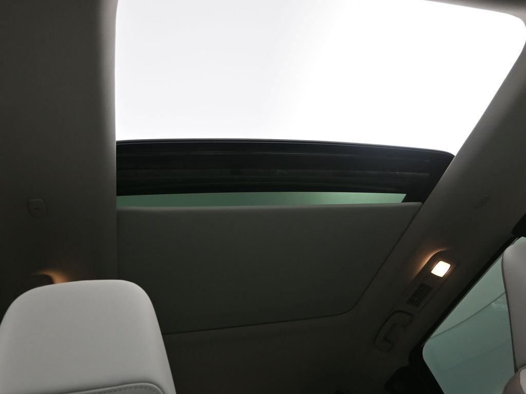Certified Used 2026 White INFINITI PURE image 27