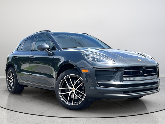 2025 Porsche Macan Base