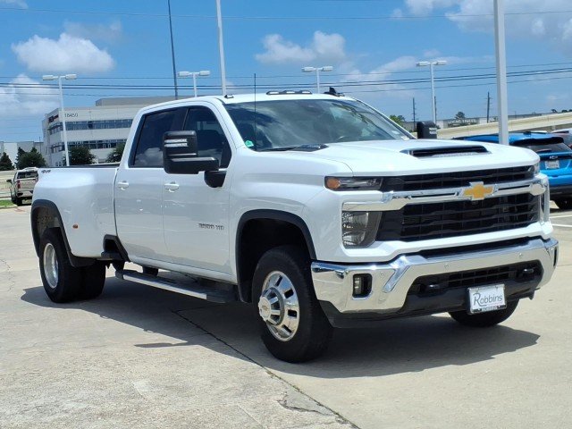 Certified Used 2025 Summit White Chevrolet LT DRW image 3