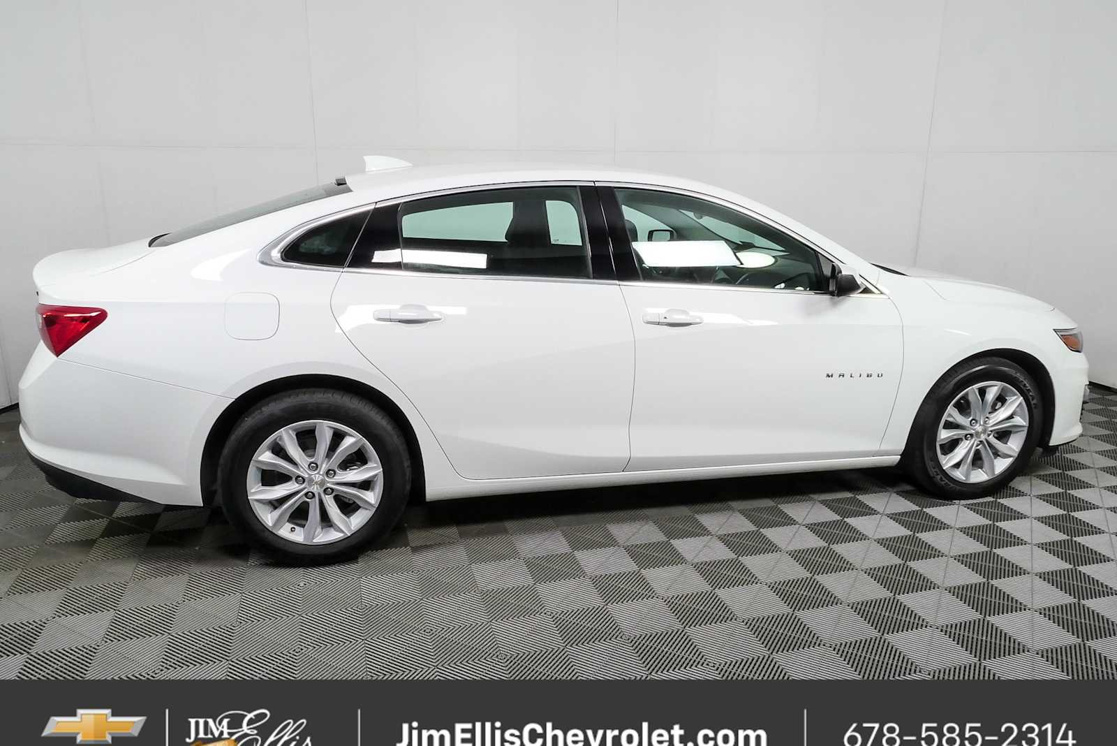 1G1ZD5ST2SF107608
