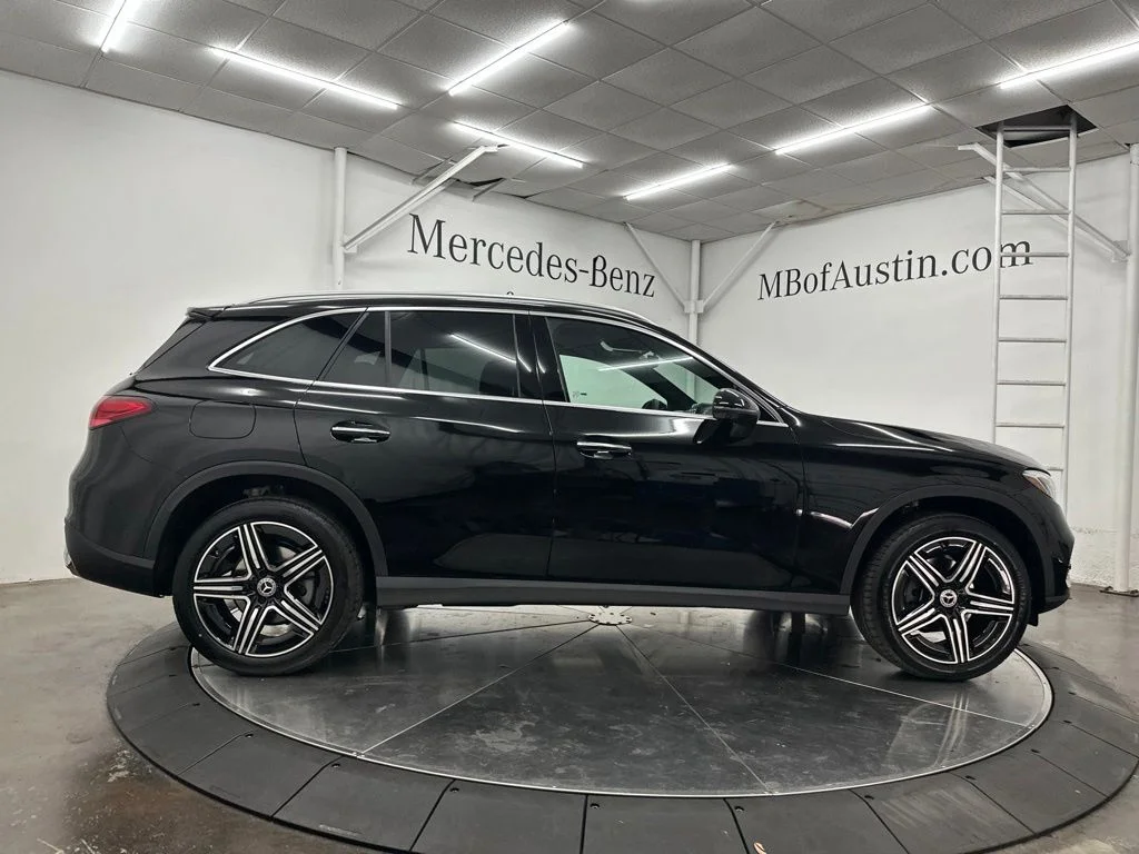 New 2026 Black Mercedes-Benz GLC 300 image 8