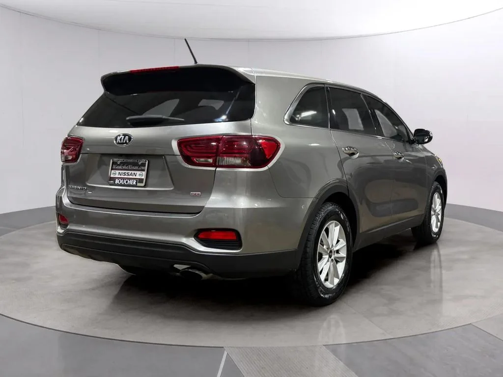 Used 2019 Titanium Silver Kia LX image 3