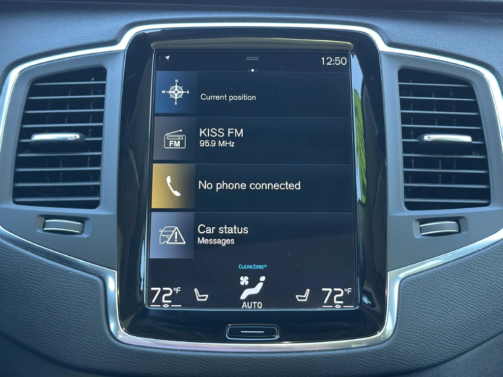 Used 2021 Blue Volvo T6 Momentum image 12