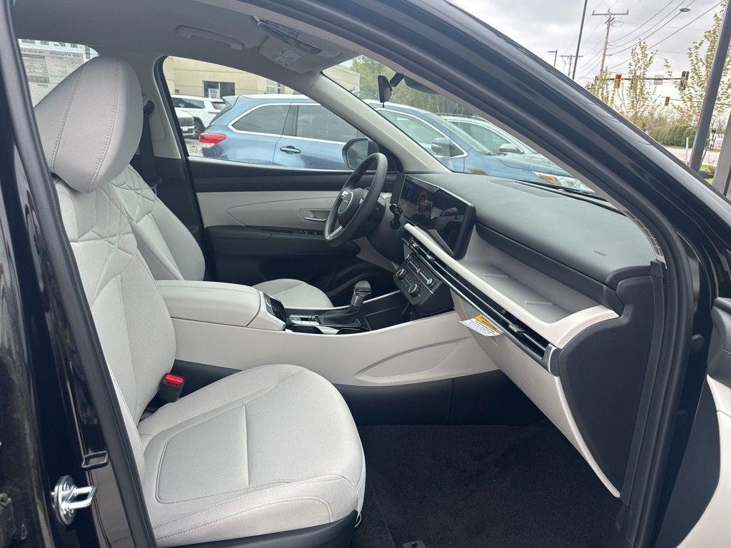 New 2026 Black Hyundai SE AWD image 28