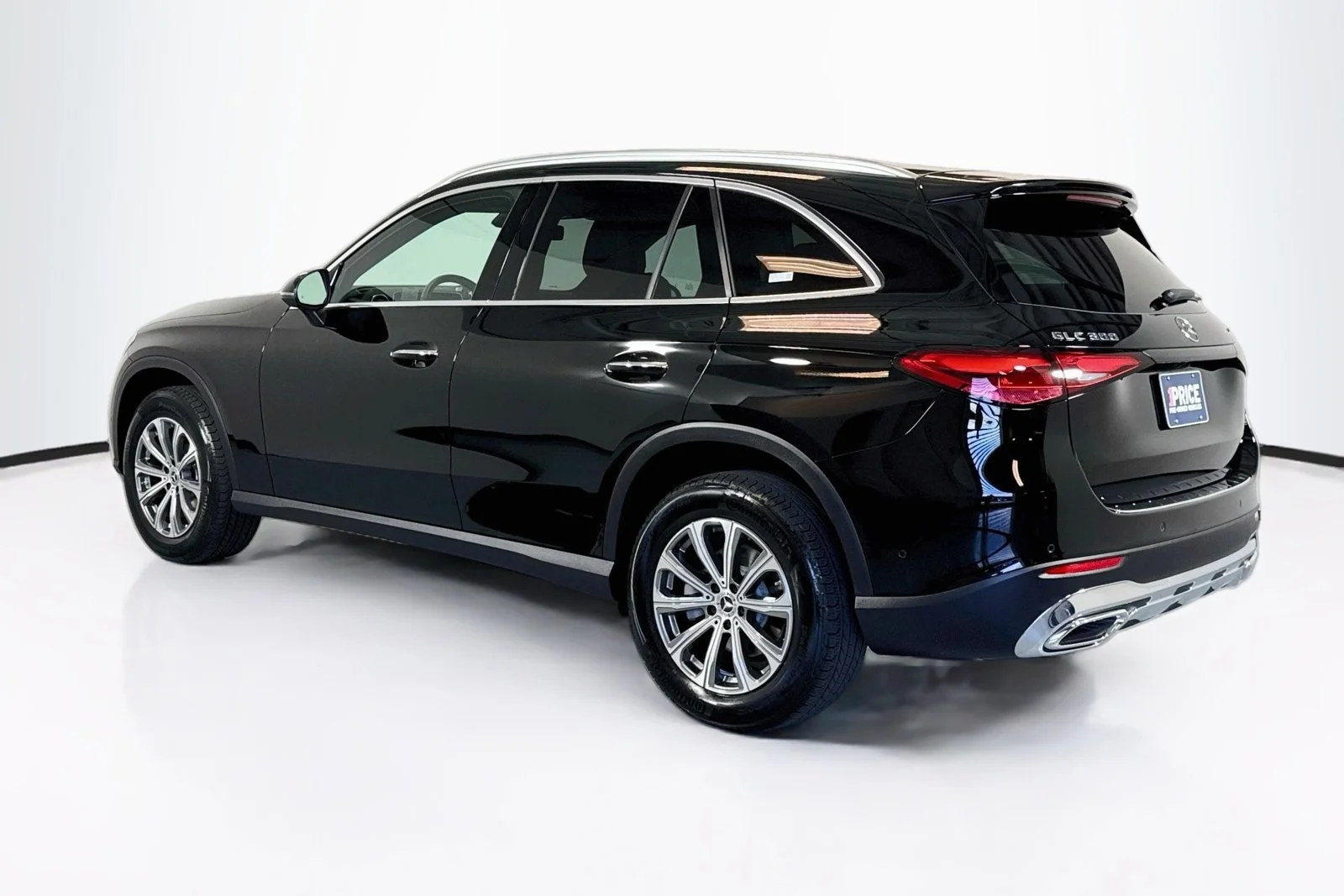 Used 2026 Black Mercedes-Benz GLC 300 image 7