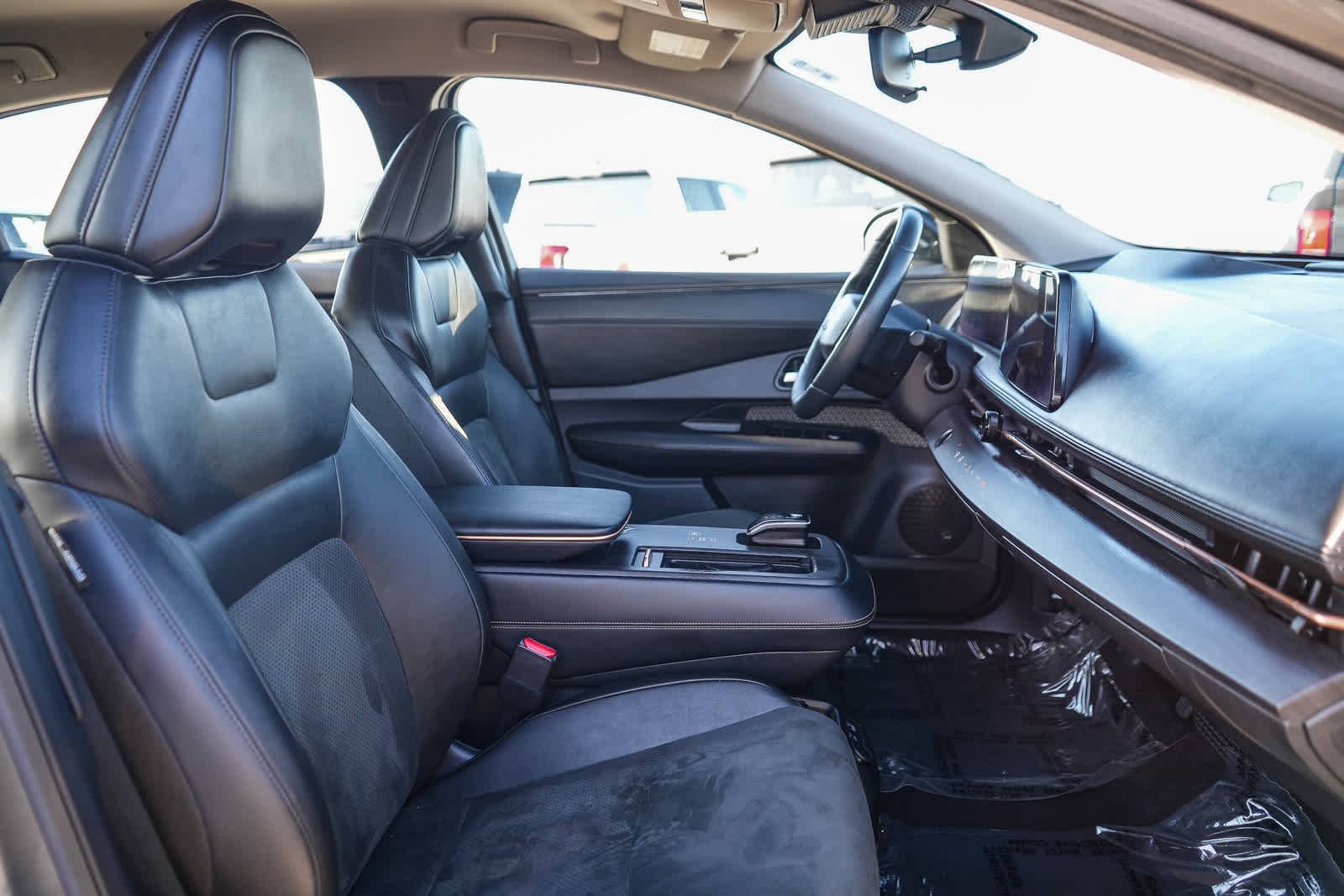 Used 2024 Gun Metallic Nissan ENGAGE image 16