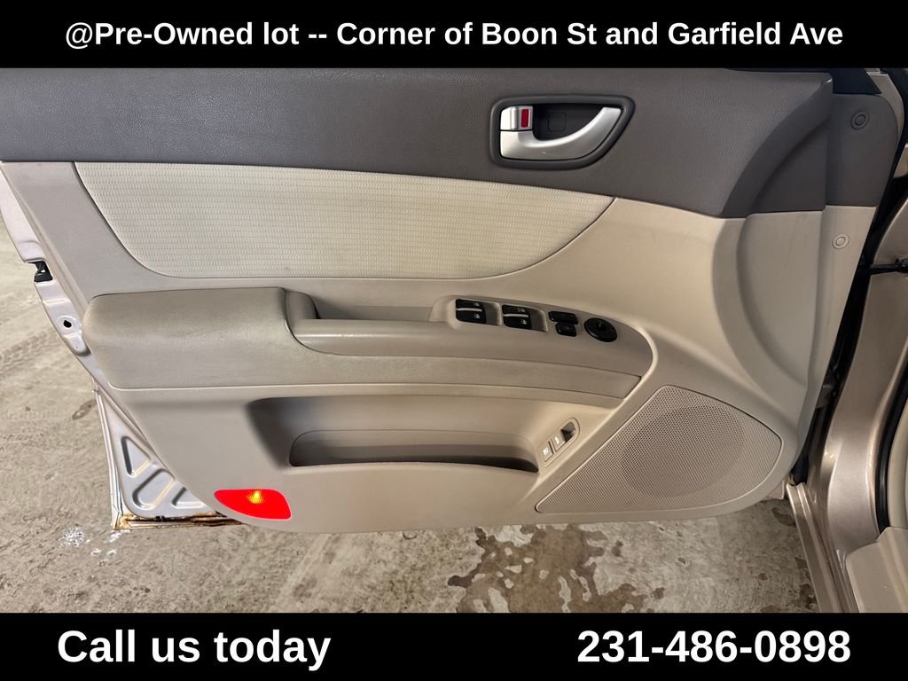 Used 2008 Beige Hyundai GLS image 14