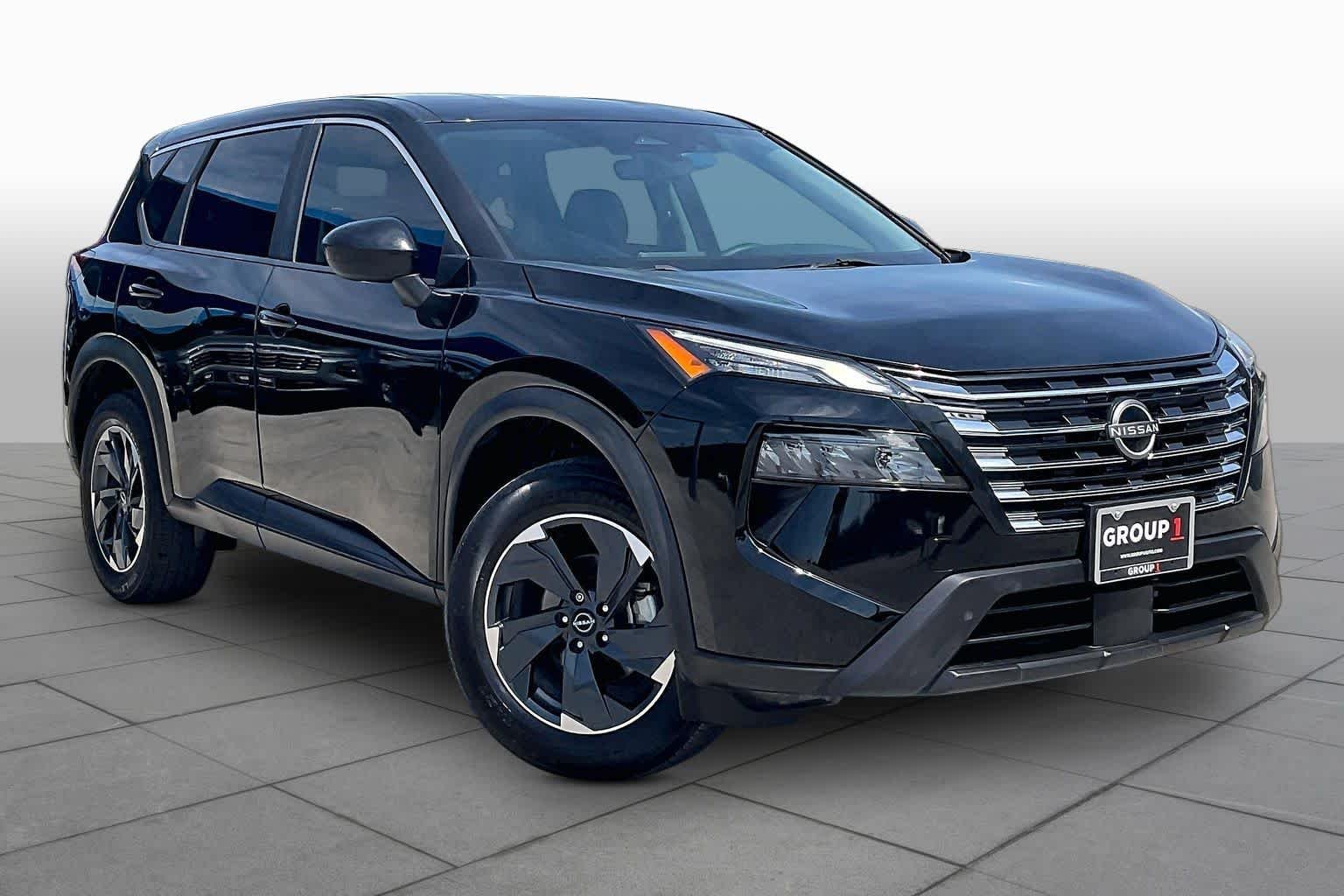 Used 2024 Super Black Nissan SV image 3