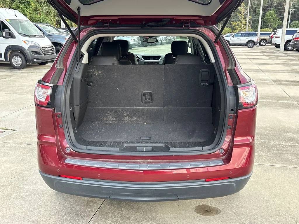 Used 2015 Red Chevrolet 2LT image 30
