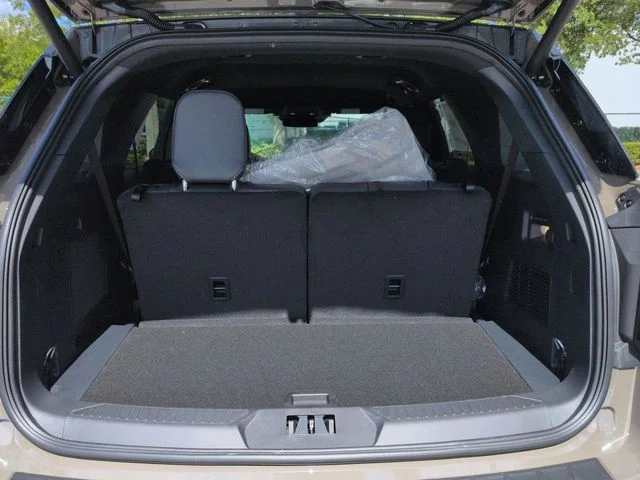 New 2026 Gray Ford Tremor image 13