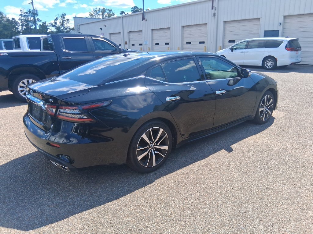 Used 2021 Black Nissan SV image 5