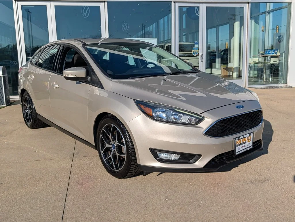 Used 2017 Ford Focus SEL with VIN 1FADP3H21HL213270 for sale in Crystal Lake, IL