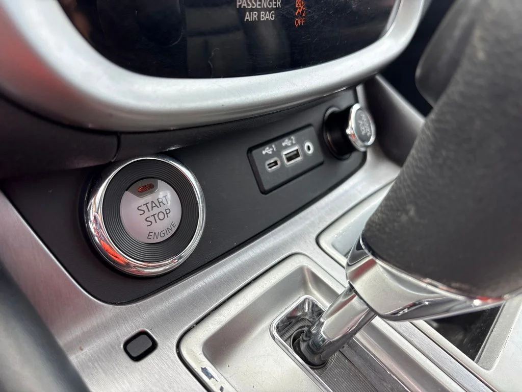 Used 2020 Cayenne Red Metallic Nissan SL image 19