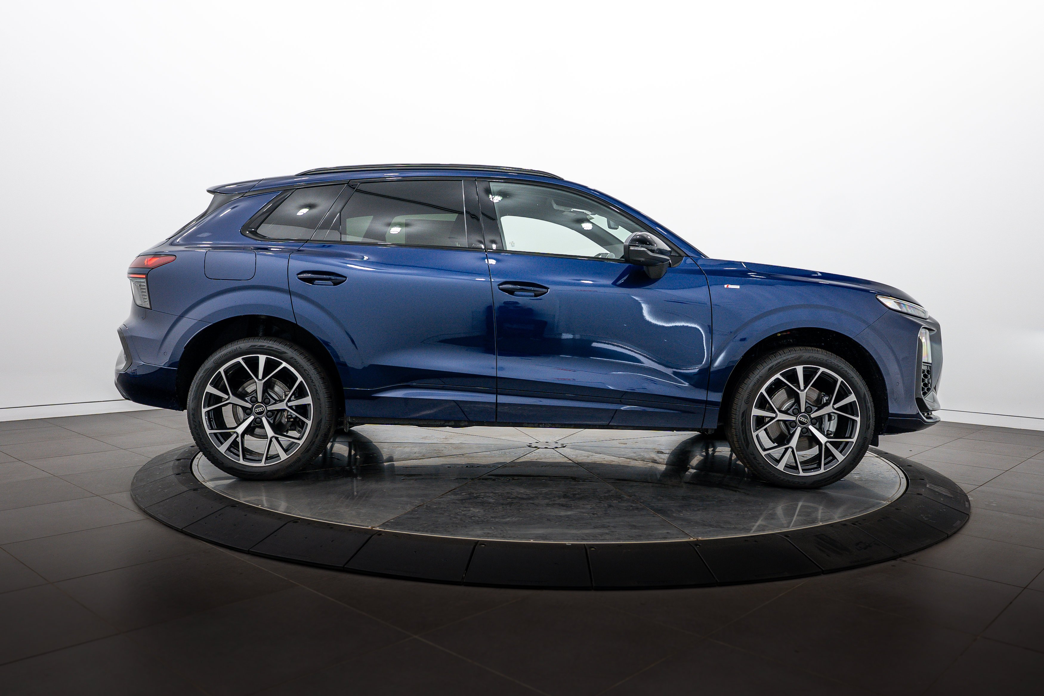New 2026 Blue Audi S line image 3