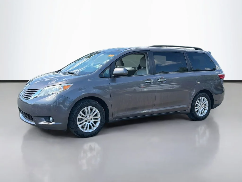 Used 2016 Toyota Sienna XLE with VIN 5TDYK3DC4GS708746 for sale in Indian Trail, NC