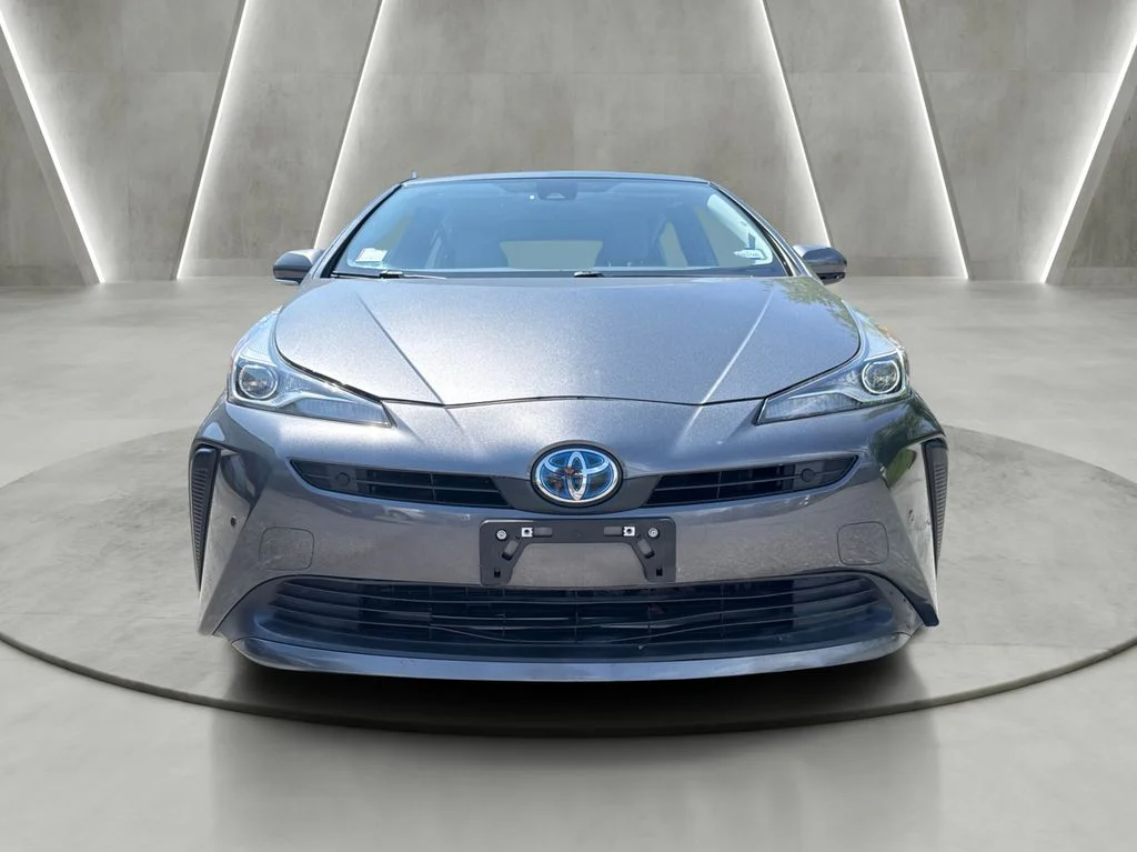 Used 2022 Gray Toyota LE image 2