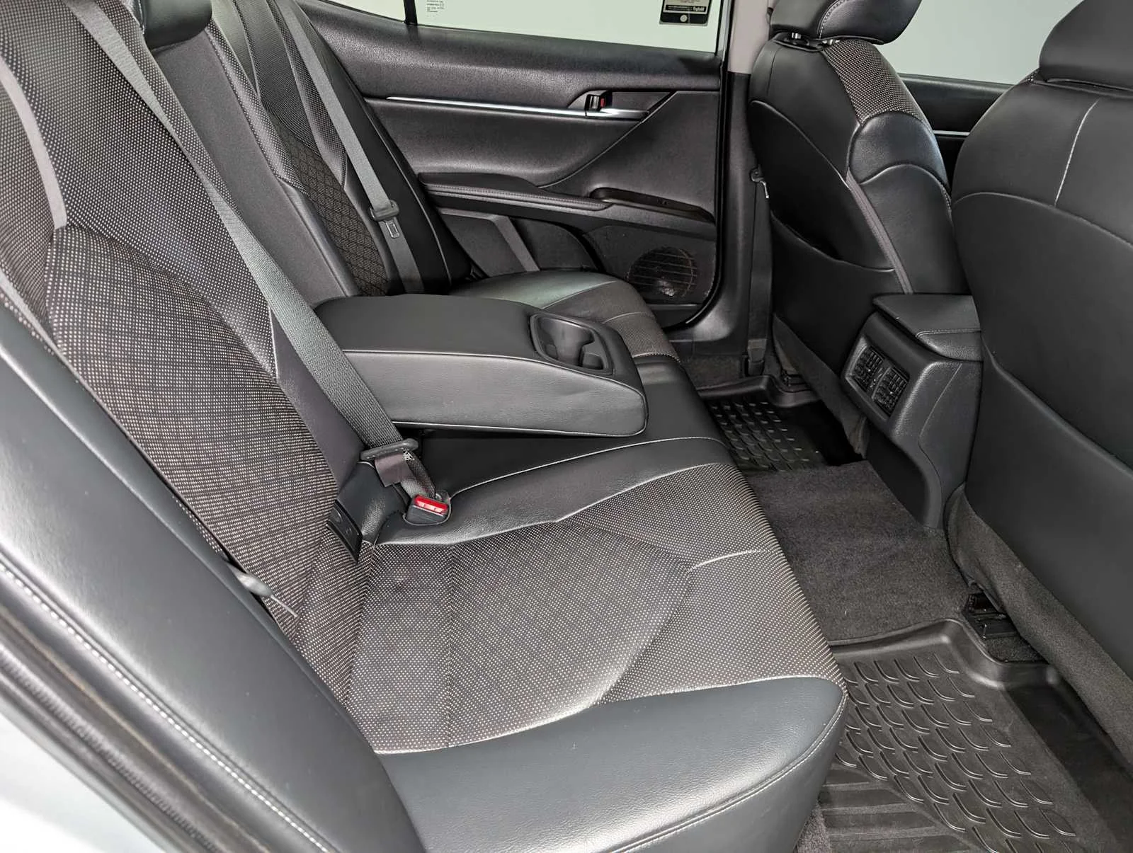 Used 2022 Midnight Black Metallic Toyota XSE image 44