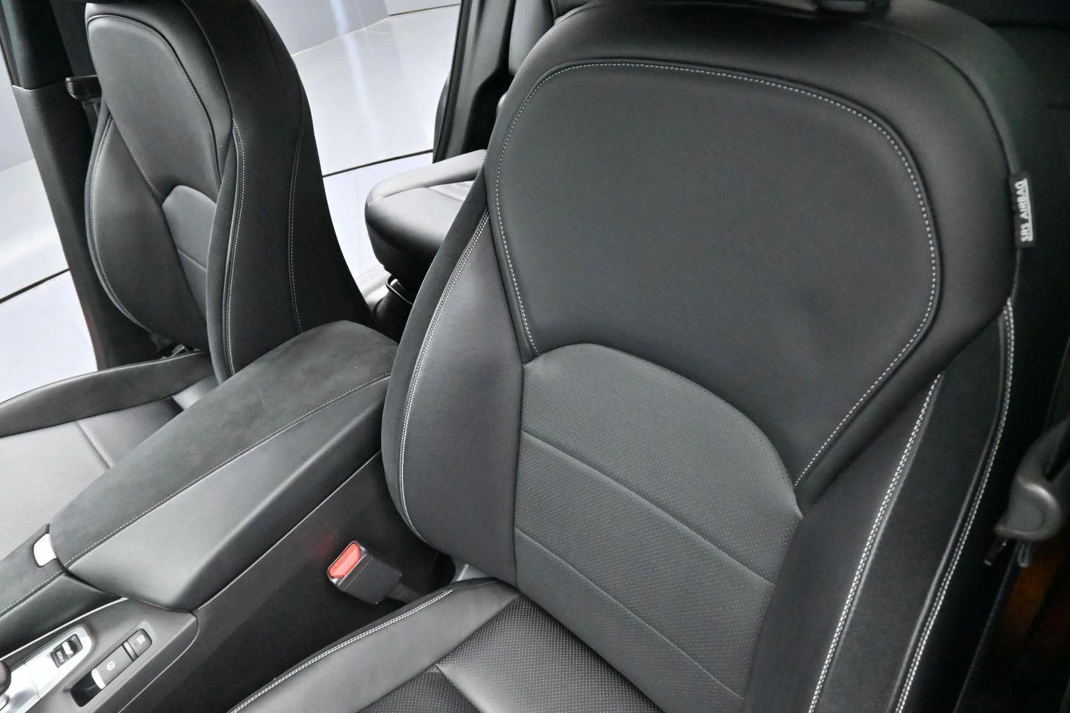 Used 2024 Black Obsidian INFINITI SENSORY image 16
