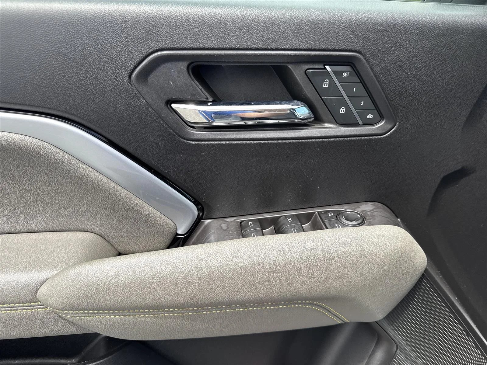 Used 2023 Summit White Chevrolet ZR2 image 18