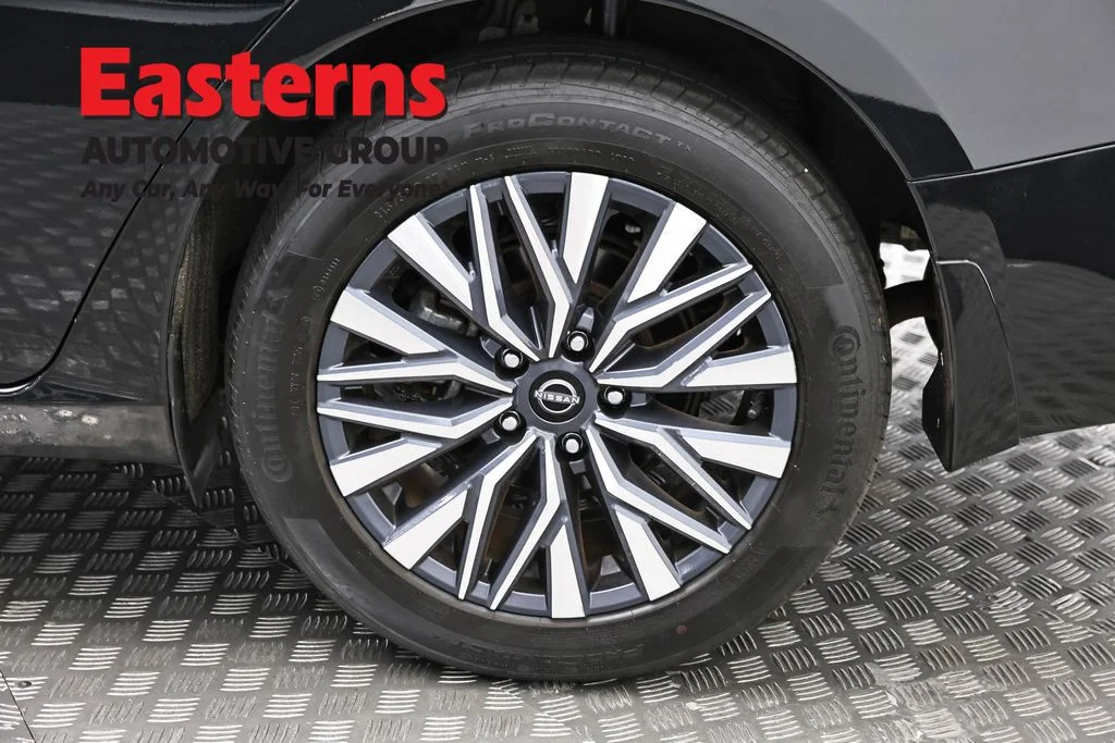Used 2023 Black Nissan 2.5 SV image 33