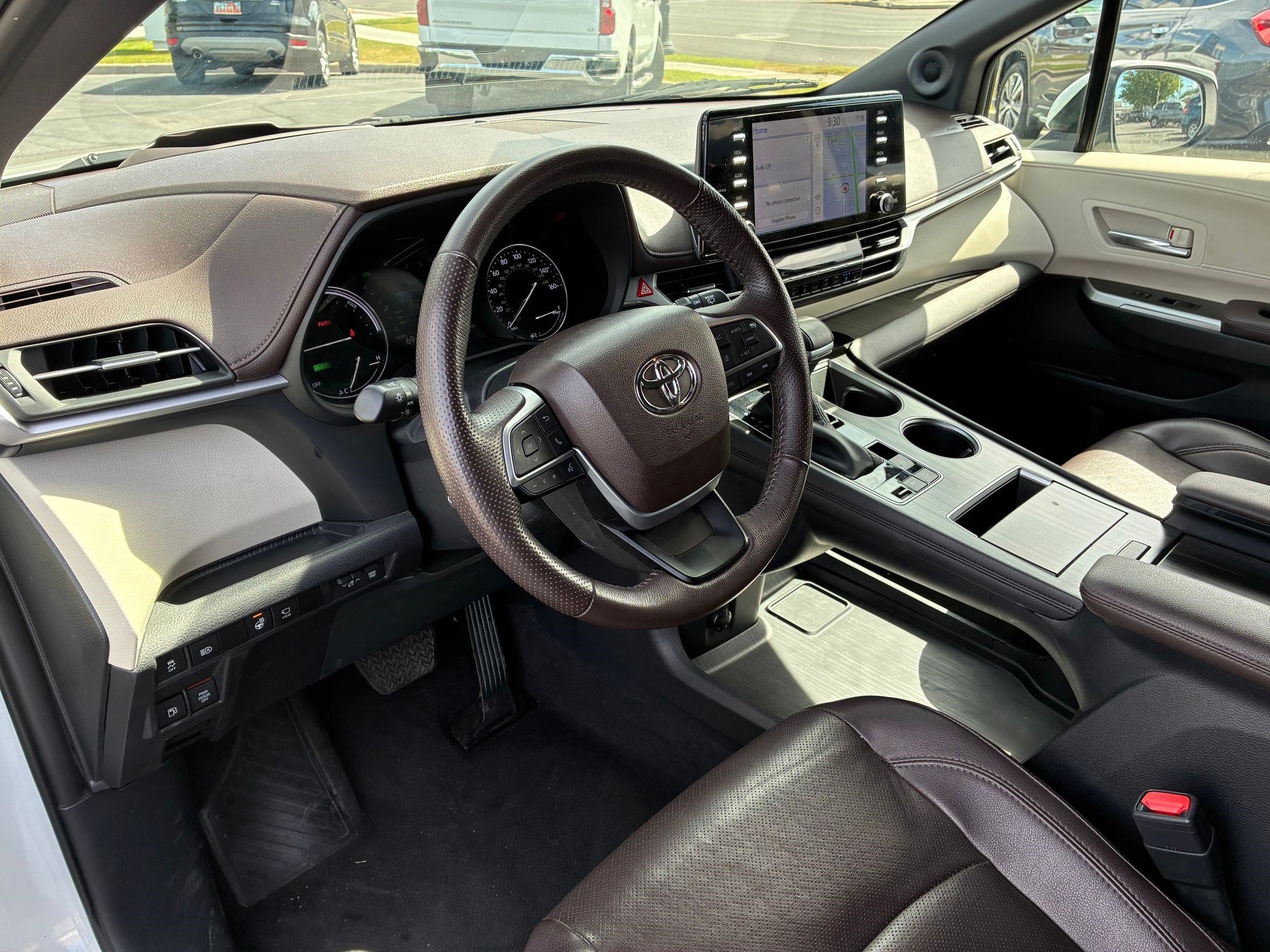 Used 2023 Ice Cap Toyota Platinum image 14
