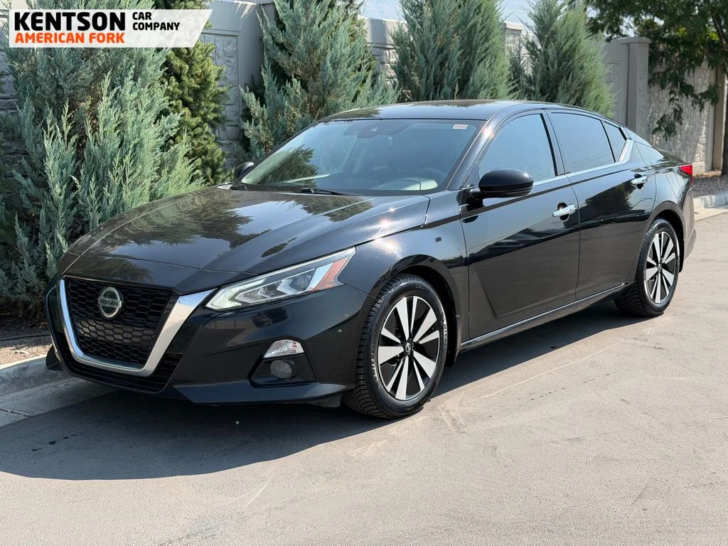 Used 2019 Black Nissan 2.5 SV image 3