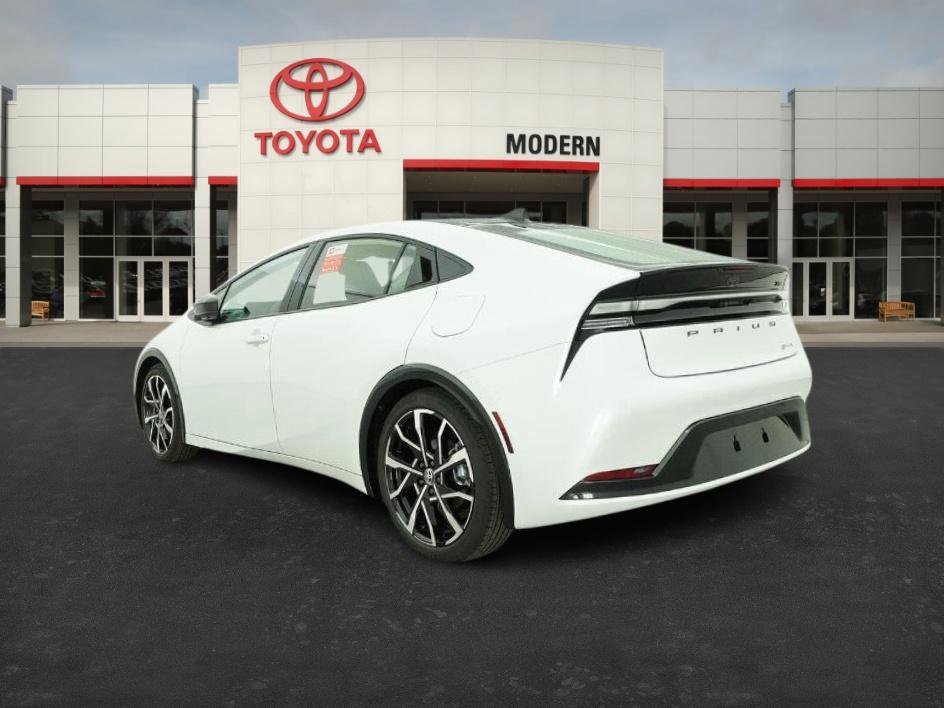 New 2026 Wind Chill Pearl Toyota XSE Premium image 13