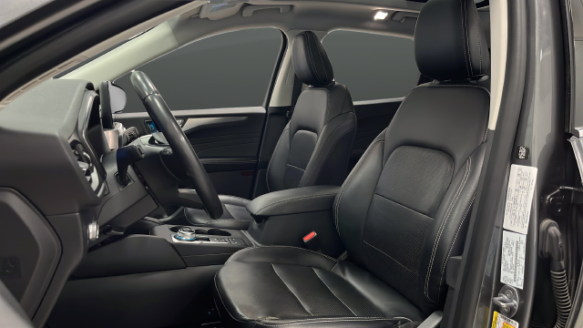 Used 2022 Carbonized Gray Metallic Ford Titanium image 9