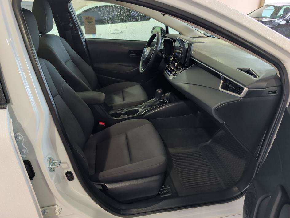 Used 2023 Ice Toyota LE image 12