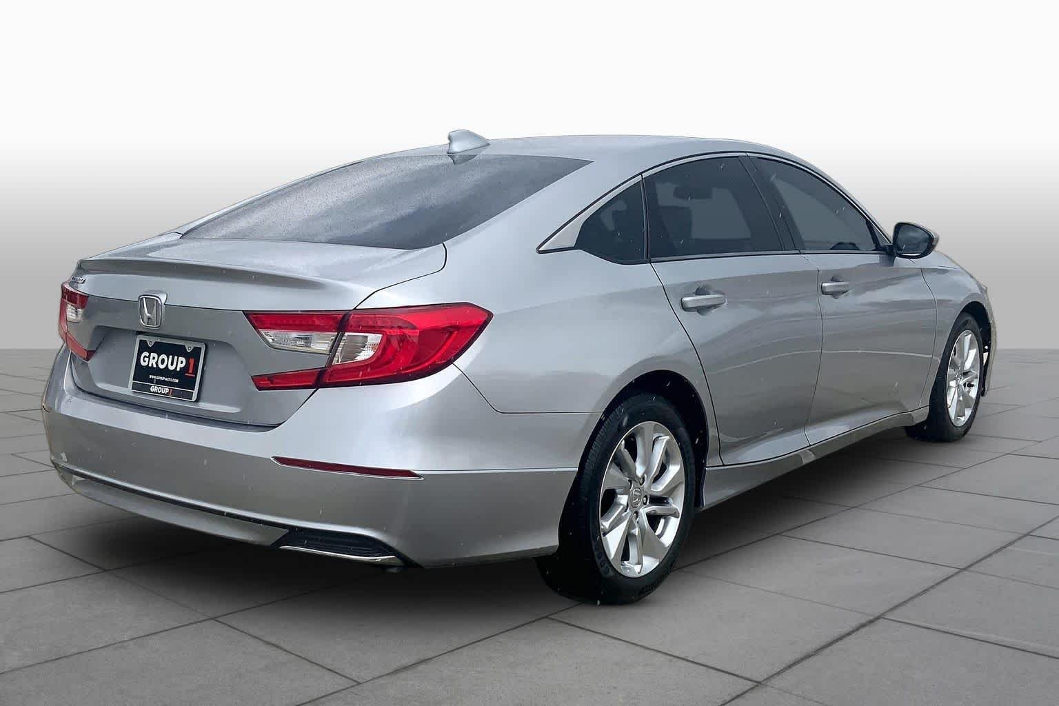 Used 2018 Lunar Silver Metallic Honda LX 1.5T image 13