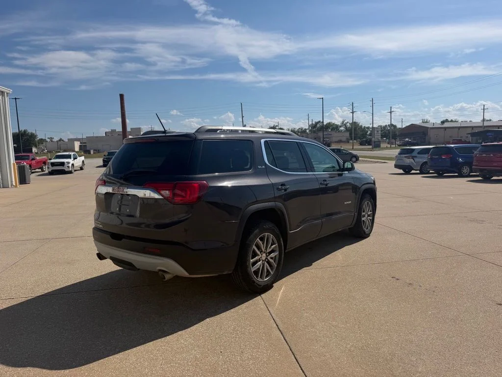 Used 2018 Silver GMC SLE-2 image 3