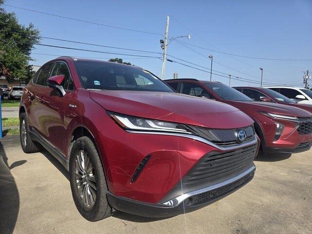 Used 2021 Ruby Flare Pearl Toyota XLE image 3