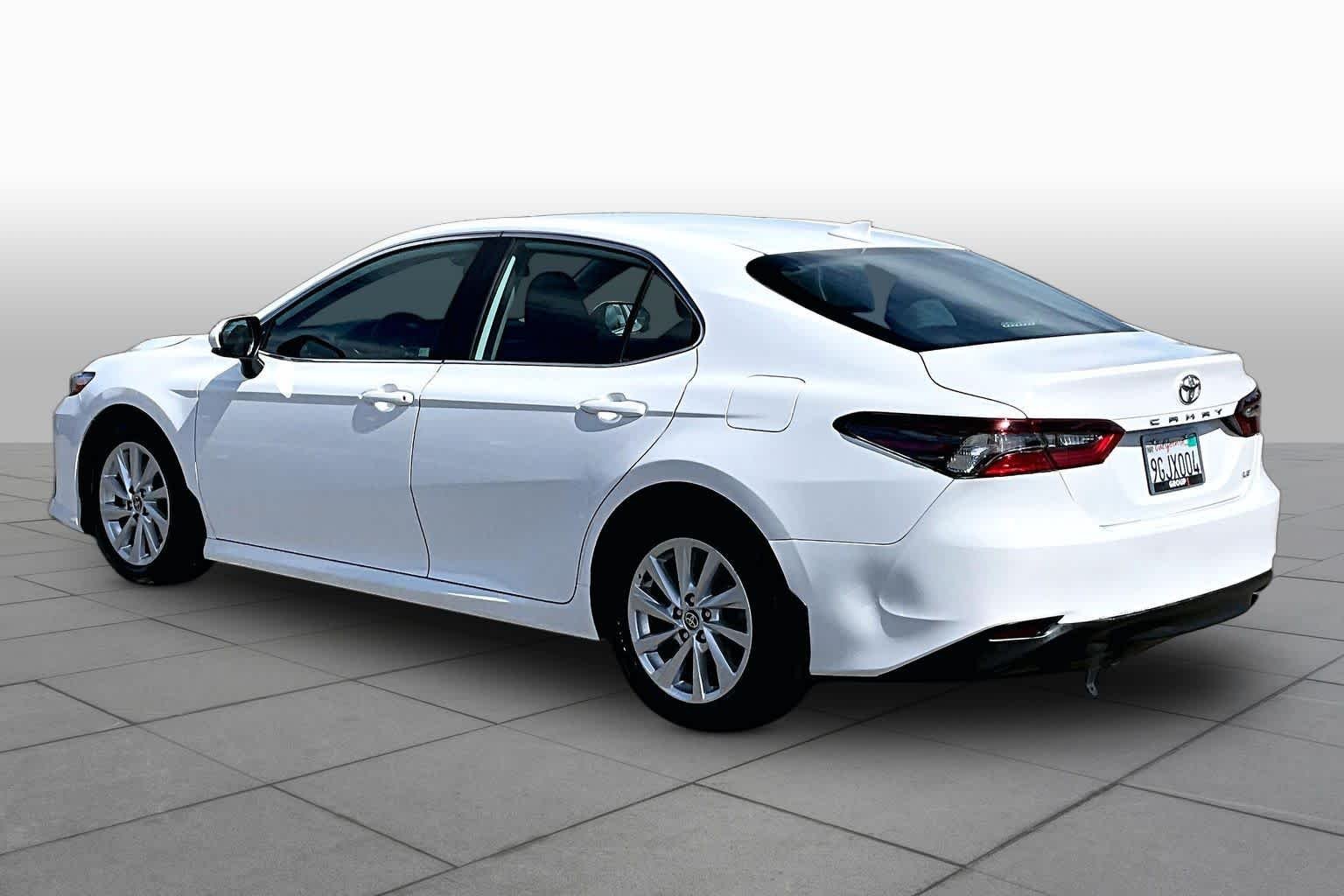 Used 2023 Ice Cap Toyota LE image 11