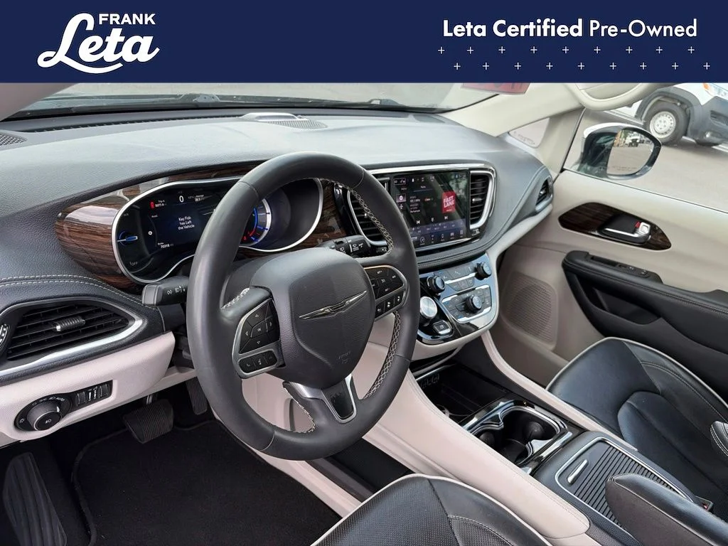 Used 2023 Gray Chrysler Limited image 9