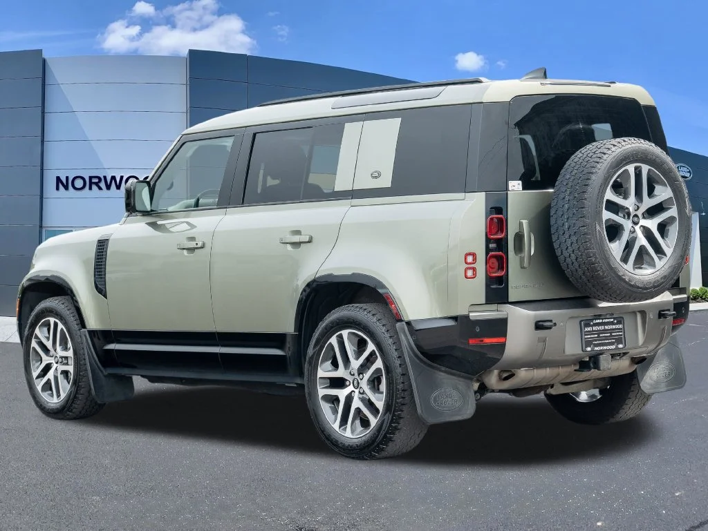 Used 2024 Green Land Rover X-Dynamic SE image 6