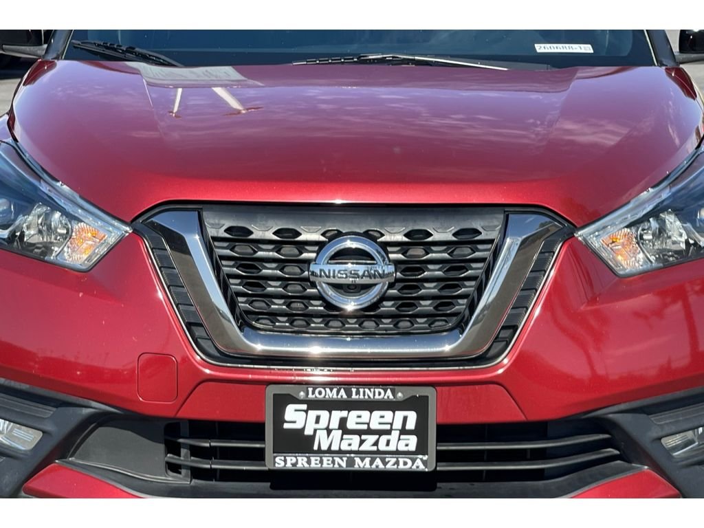Used 2018 Cayenne Red/Super Black Nissan SR image 43